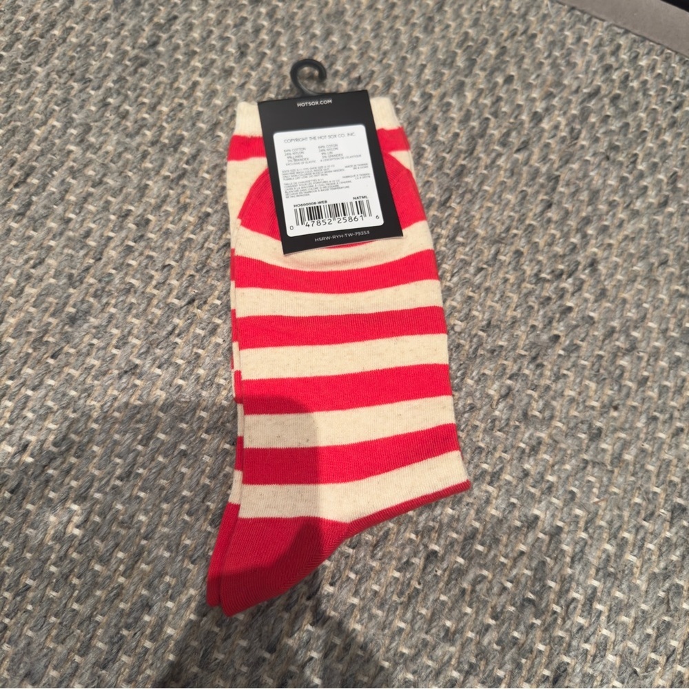 NWT- Hot Sox Red and Cream California Striped Casual Socks Womens - Picture 3 of 4